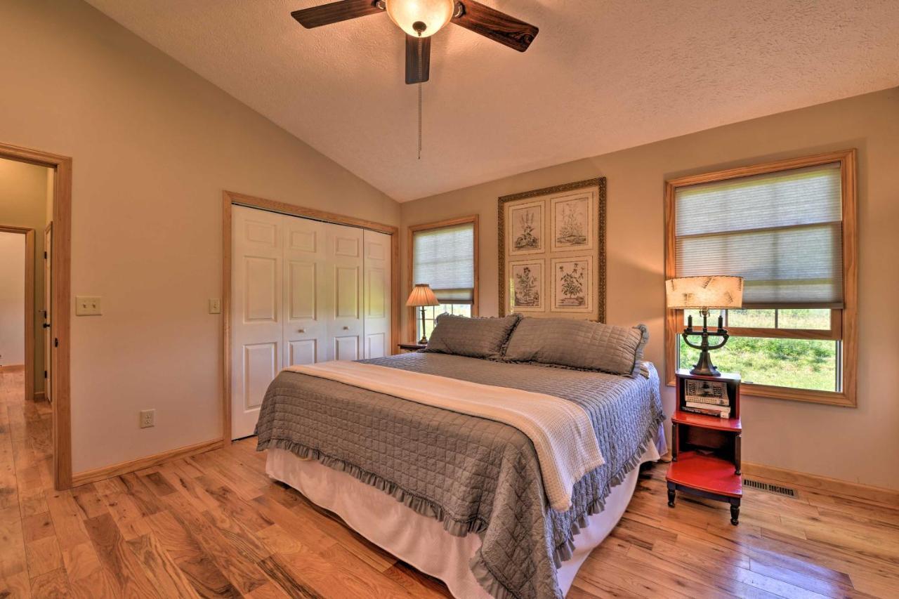 Charming Galax Retreat With Wraparound Deck! Vila Exterior foto